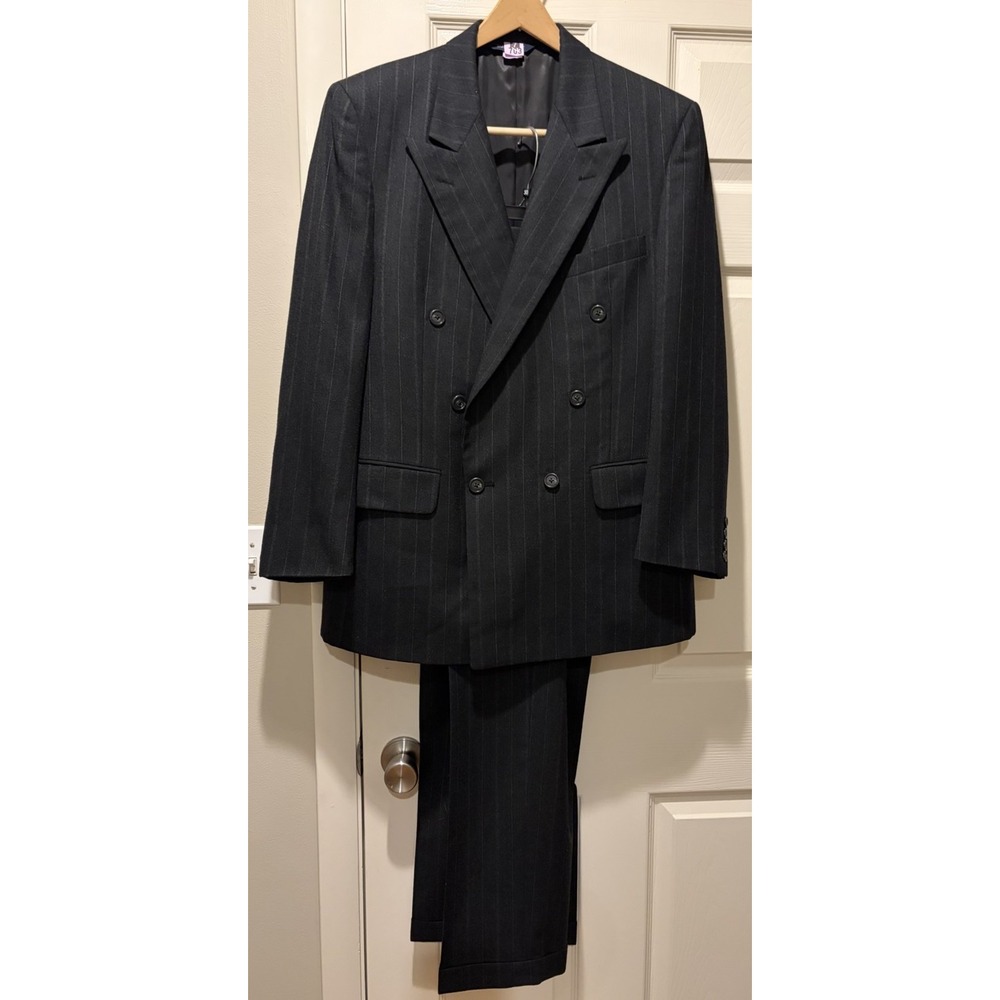 PRISTINE Vtg Burberrys Double Breasted Pinstripe Suit 42R 32x29 Pure Wool USA